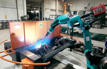 Робот для сварки рычагов и кронштейнов